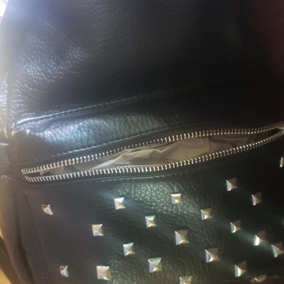 Backpack - Picture 7 of 8